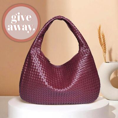 Style Alert: Bordeaux Rood is de Trendkleur AW ’24/’25 • Burgundy Red Tote Bag GiveAway